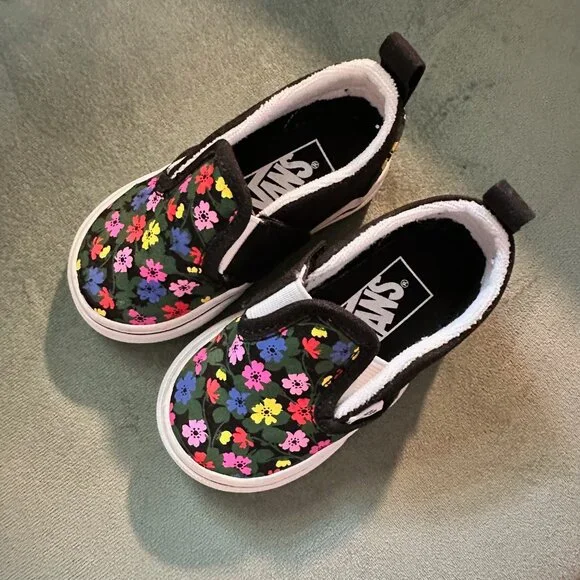 Vans Slip On V Floral Black/White Toddler 5 GENTLY Used with Box - Picture 6 of 6